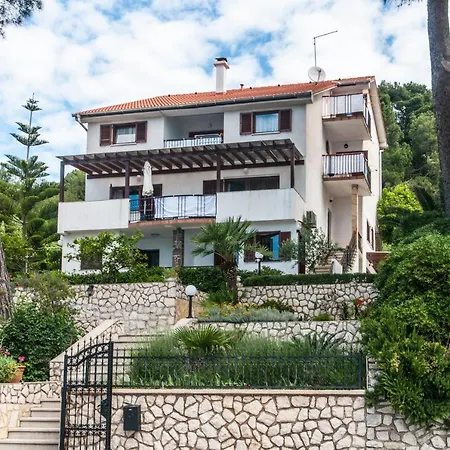 Guest house And By The Sea