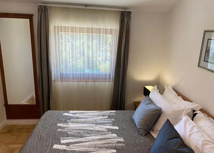 And By The Sea Gostinjska kuća 4*